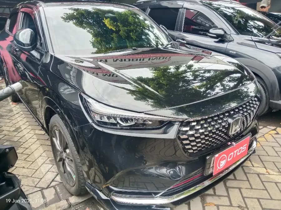 Foto Mobil Bekas Kanan Depan Honda HR-V 1.5 Turbo RS tahun 2022