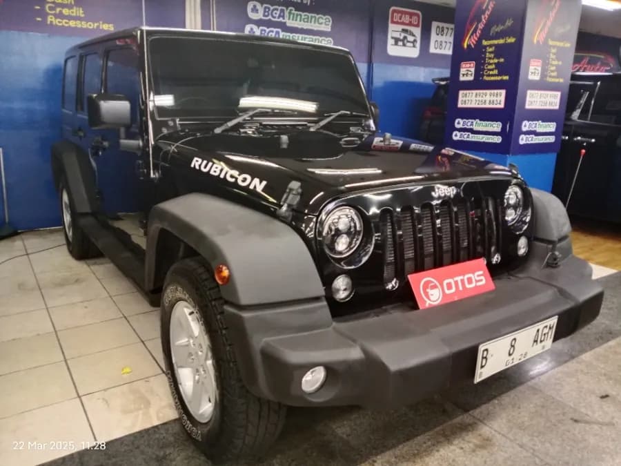 Foto Mobil Bekas Kanan Depan Jeep Wrangler 3.0 tahun 2015