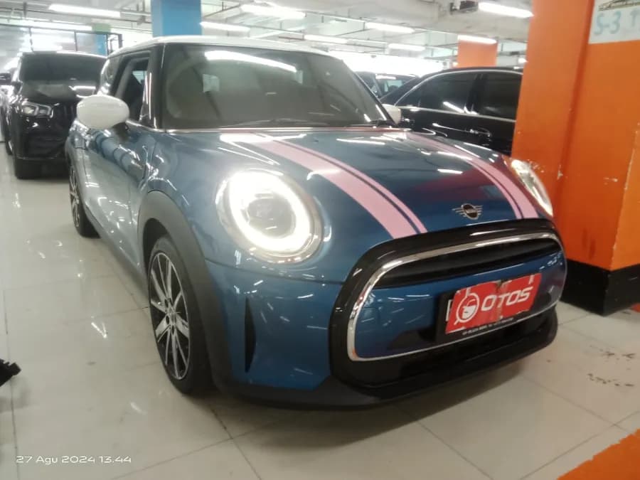Foto Mobil Bekas Kanan Depan MINI Cooper 1.5 tahun 2021
