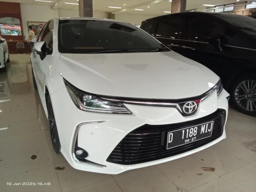Foto Mobil Bekas Kanan Depan Toyota Corolla Altis 1.8 tahun 2022