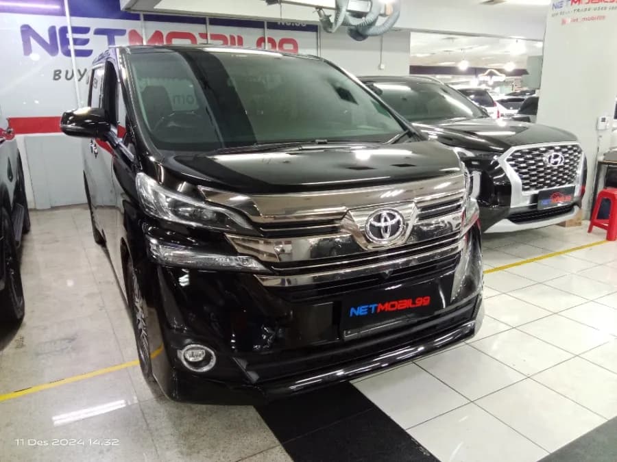 Foto Mobil Bekas Kanan Depan Toyota Vellfire 2.5 G tahun 2016