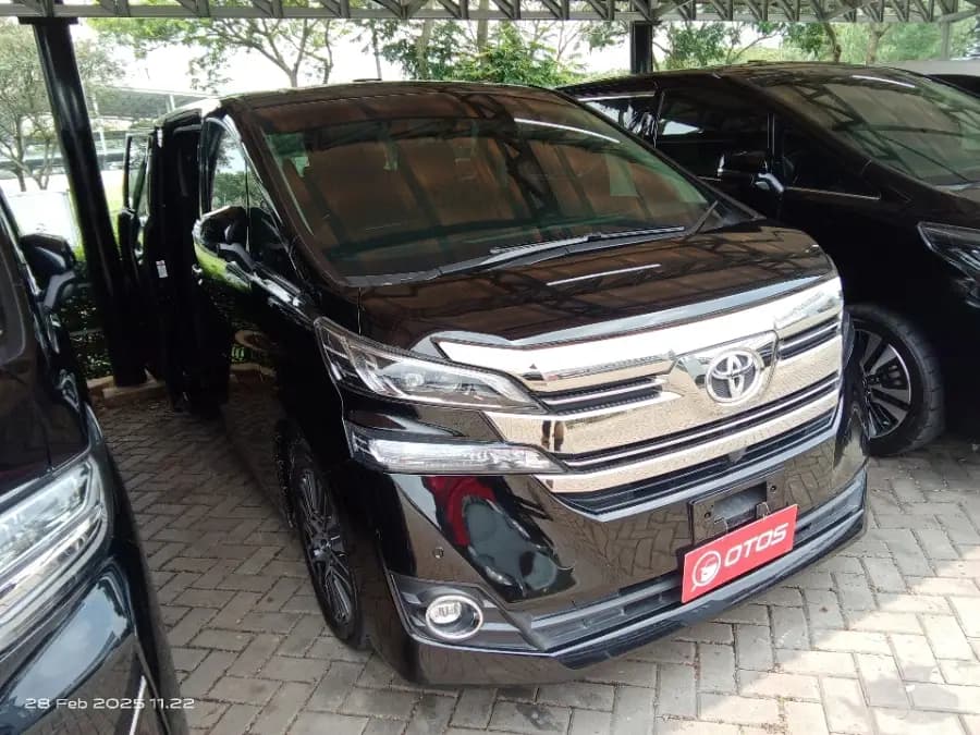 Foto Mobil Bekas Kanan Depan Toyota Vellfire 2.5 G tahun 2017