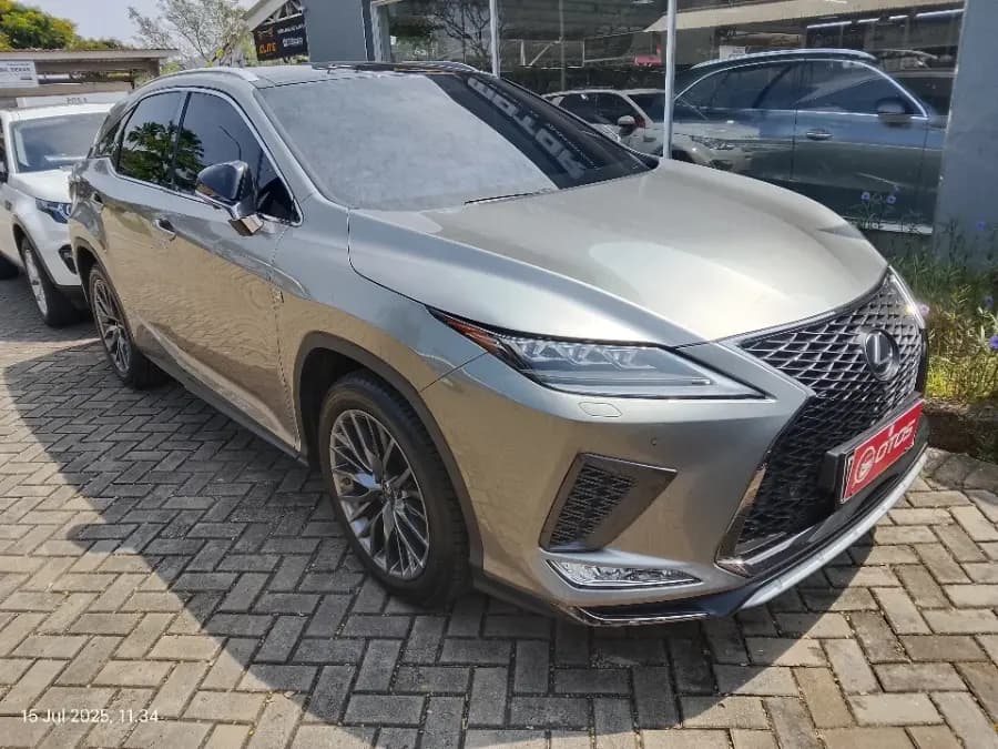 Foto Mobil Bekas Kanan Depan Lexus RX 300 2.0 F-Sport tahun 2021